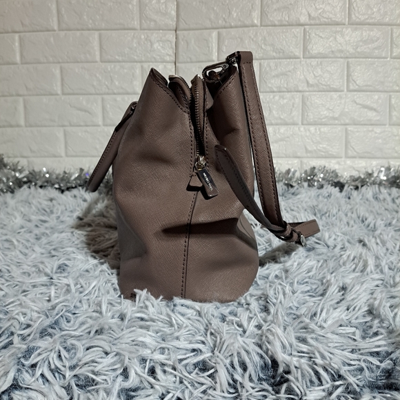 Micheal Kors Large Saffiano Satchel - Picture 5 of 6